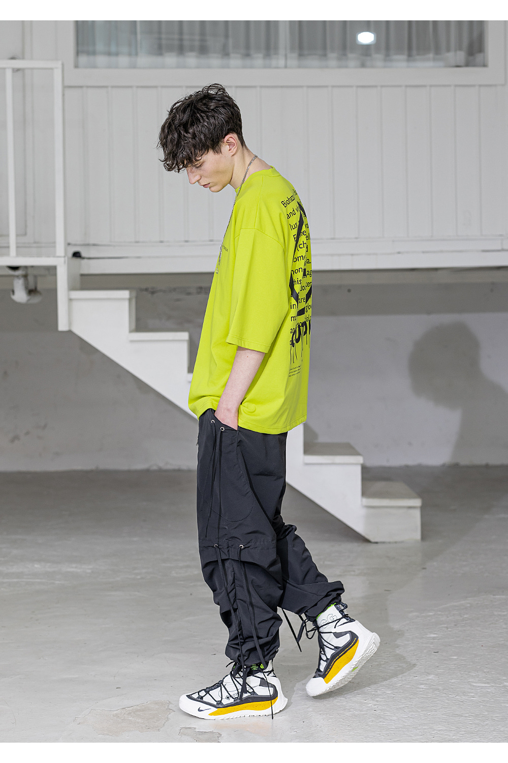 EIGHT WAY STRAP TRACK PANTS BLACK | W Concept